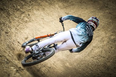 MAYDENA, AUSTRALIA - Şubat 07: Birleşik Krallık 'tan Bernard Kerr, 7 Şubat 2026 tarihinde Avustralya' nın Maydena kentinde Kızıl Boğa Hardline Tazmanya sırasında tohumlama yapmadan önce final antrenmanında yarışır..