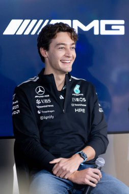 MELBOURNE, AUSTRALIA - Mart 05 2026: Büyük Britanya 'dan George Russell ve Mercedes-AMG Petronas F1 Takımı, Avustralya' nın Melbourne kentindeki Albert Park 'taki 2026 Avustralya Grand Prix' inden önce