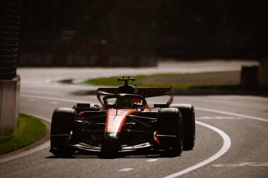 MELBOURNE, AUSTRALIA - Mart 06 2026: İngiltere 'den Lando Norris, Avustralya' nın Melbourne kentindeki Albert Park 'taki 2026 Avustralya Grand Prix' inde Free Practice 2 'de McLaren Mastercard F1 Team MCL40' ı sürüyor.