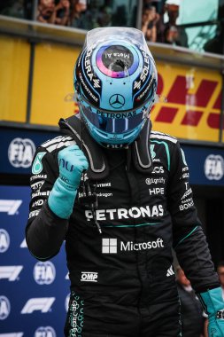 MELBOURNE, AUSTRALIA - Mart 07 2026: İngiltere 'den George Russell ve Mercedes-AMG Petronas F1 takımı Avustralya' nın Melbourne kentinde bulunan Albert Park 'taki 2026 Avustralya Grand Prix' inde birinci oldu.