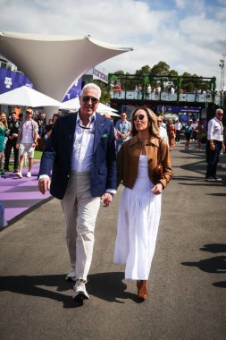 MELBOURNE, AUSTRALIA - 08 Mart 2026: Lawrence ve Chloe Stroll Avustralya 'nın Melbourne kentindeki Albert Park' taki 2026 Avustralya Grand Prix 'sinde ana yarıştan önce