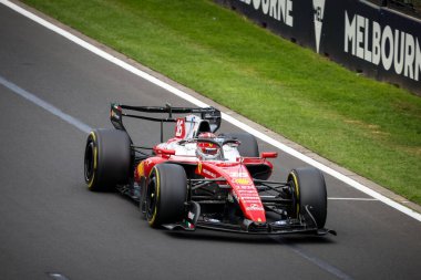 MELBOURNE, AUSTRALIA - 08 Mart 2026: Monako 'dan Charles Leclerc Avustralya' nın Melbourne kentindeki Albert Park 'taki 2026 Avustralya Grand Prix' inde Scuderia Ferrari HP-26 'yı sürüyor.