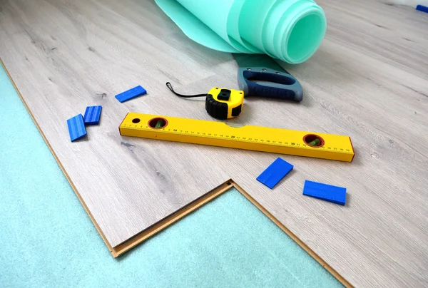 Zemin panelleri, Parke, Laminat parke, ahşap döşeme ve araçları.