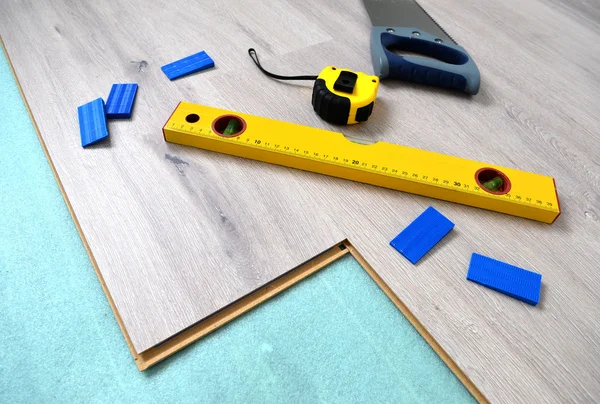 Zemin panelleri, Parke, Laminat parke, ahşap döşeme ve araçları.