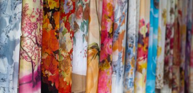 renkli ipek resmi çoğulluğu