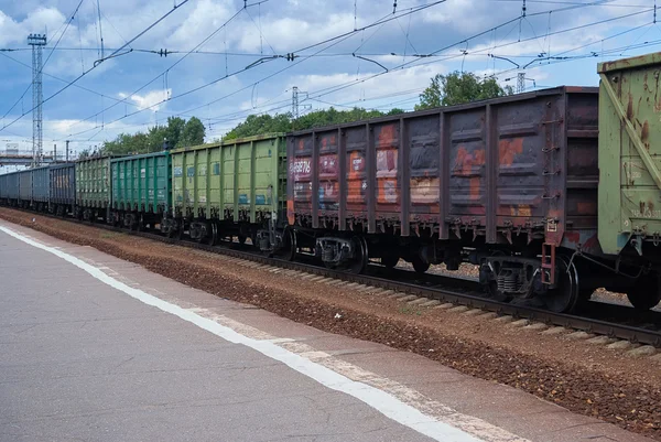 Nákladní vlak v depu. Moskevská oblast — Stock fotografie