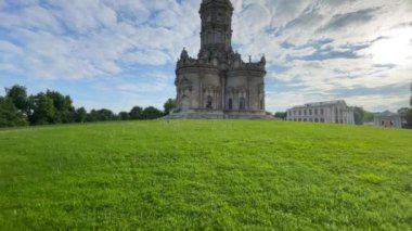 Eski katedrali olan Panorama, Dubrovitsy, Moskova bölgesi, Rusya