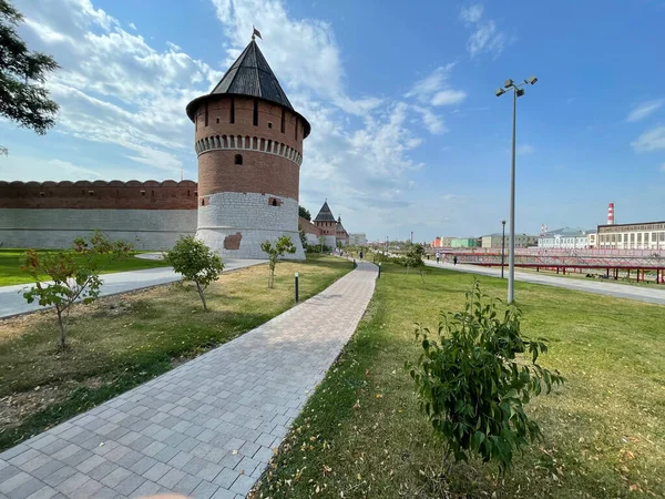Tula kremlin historical fortress with park — Stock Photo, Image
