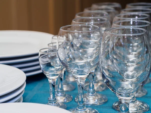 Glas på bordet — Stockfoto