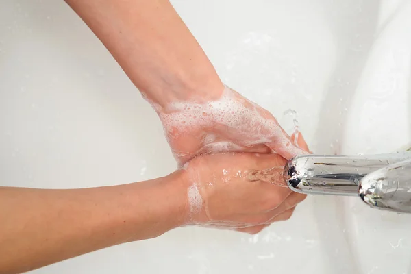 Lavarse las manos. Manos de limpieza —  Fotos de Stock