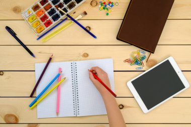 Küçük çocuk ödev defter - Üstten Görünüm