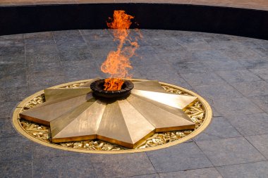 Sonsuz alev, Taşkent, Özbekistan'ın ortasındaki bir anıt