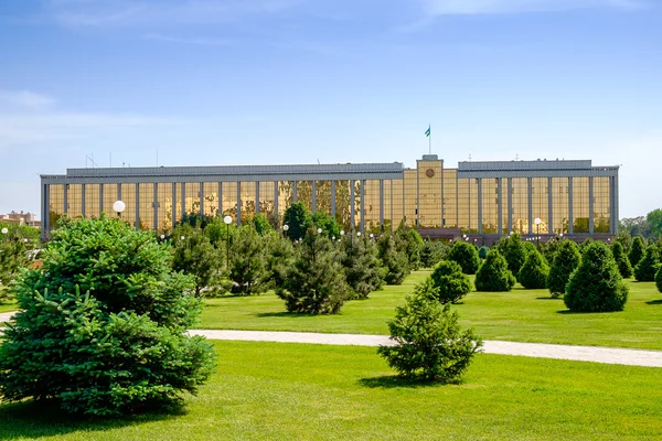 Edifício do governo em Tashkent, Uzbequistão — Fotografia de Stock