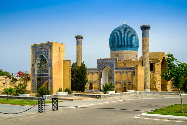 Gur Emir mausoleum van de Aziatische veroveraar Timoer Lenk (ook bekend als Timur) in Samarkand, Oezbekistan — Stockfoto