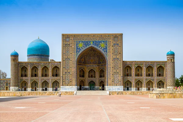 Madrasa Tillja-Kari na náměstí Registan, Samarkand, Uzbekistán — Stock fotografie