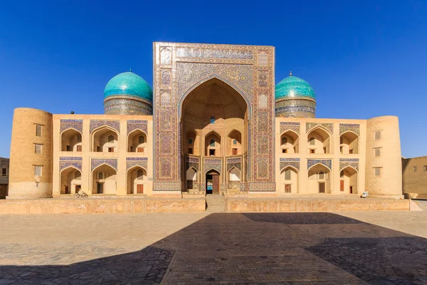 Miri-Arabische Madrassa, Poi Kalyan complex in Buchara, Oezbekistan. — Stockfoto