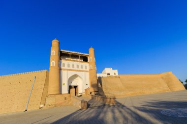 Girişte Ark Kalesi - eski şehir Buhara, Özbekistan