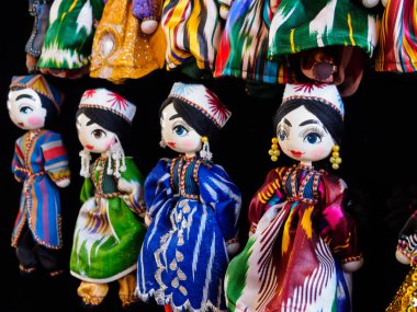 Buhara Çarşısı, Özbekistan 'da geleneksel oryantal bebek