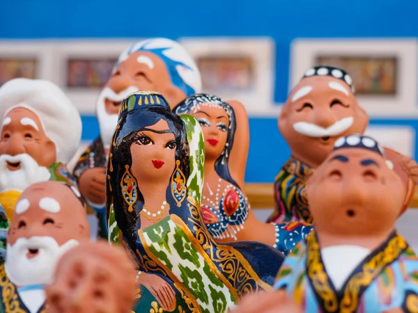 Ceramic figurine in bazaar in Bukhara, Uzbekistan — Stock Photo, Image