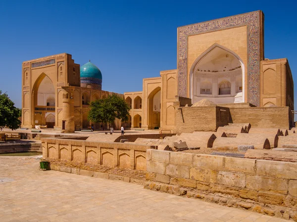 The Ancient Muslim Architecture memorial Complex Chor-Bakr in Bukhara, Uzbekistan. Сity of the dead. — Stock Photo, Image