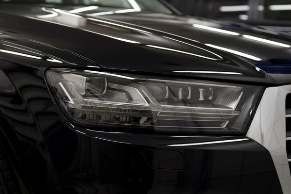 Modern car headlights. — Stock Photo, Image