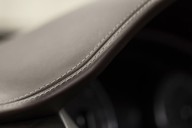 Dikiş ile deri araba aracınıza.