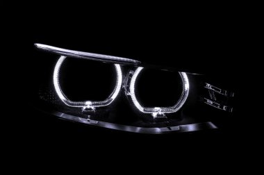 Araba LED farlar.