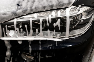 Köpük tarafından kaplı Modern otomatik Far.