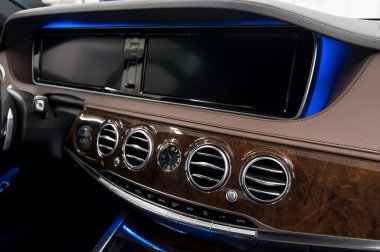modern otomobil dashboard.