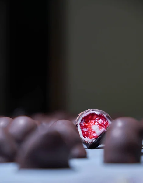 Large Fresh Bright Red Raspberries Dipped Homemade White Dark Chocolate — Stock Photo, Image