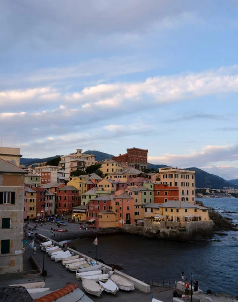 Una Foto Larga Exposición Playa Boccadasse Con Las Coloridas Casas — Foto de Stock