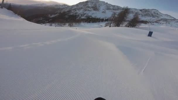 Indrukwekkende Bodemniveau Standpunt Van Pro Expert Snowboarder Rijden Van Een — Stockvideo