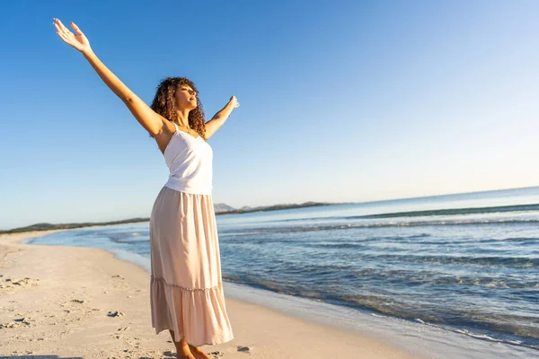 Beautiful Twenty Year Old African American Woman Arms Outstretched Adoration — Stock Photo, Image