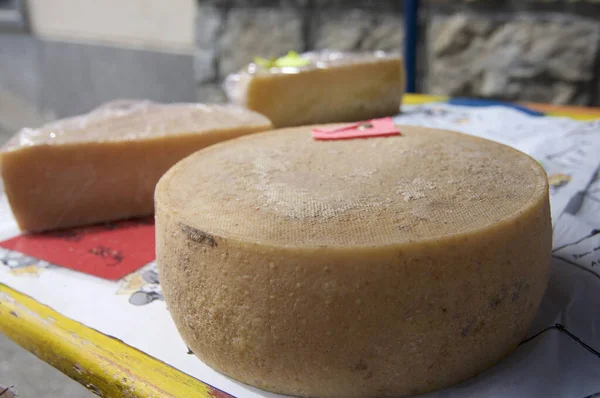 Tesserete Ticino Sviçre Deki Bir Markette Peynir Çarkını Kapatın — Stok fotoğraf