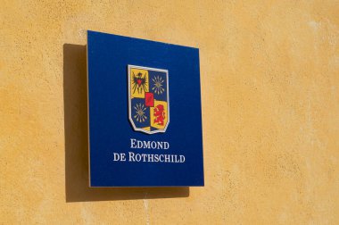 Lugano, Ticino, İsviçre - 18 Ekim 2020: Edmond De Rothschild Bankası logosu. Edmond de Rothschild Grubu özel bankacılık ve varlık yönetimi alanında uzmanlaşmış bir finans kuruluşudur.