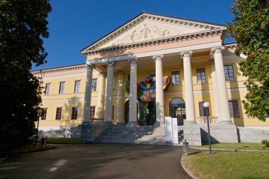 Mendrisio, Ticino, İsviçre - 16 Kasım 2020: İsviçre 'nin Mendrisio kentindeki Mimarlık Akademisi