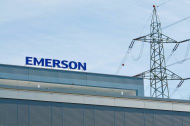 Baar, Zug, İsviçre - 28 Mart 2021: Baar, İsviçre 'de Emerson Electric Co. Emerson, Amerikan çokuluslu bir şirket üreticisi ve mühendislik hizmetleri sunuyor.