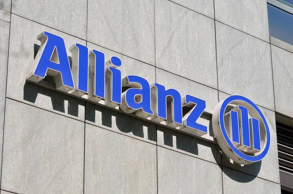 Lugano Svájc 2021 Március Allianz Cégtábla Lóg Épületen Luganóban Allianz — Stock Fotó