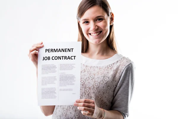 Mujer orgullosamente sosteniendo su contrato de trabajo — Foto de Stock