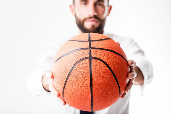 Homem de negócios passando a bola para você — Fotografia de Stock