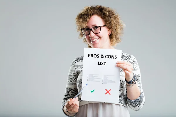 Krullend vrouw gezien positief perspectief — Stockfoto