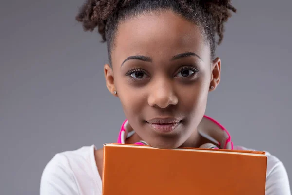 Dedicated Serious Young Black Student Clutching Her Text Books She — Stock Photo, Image
