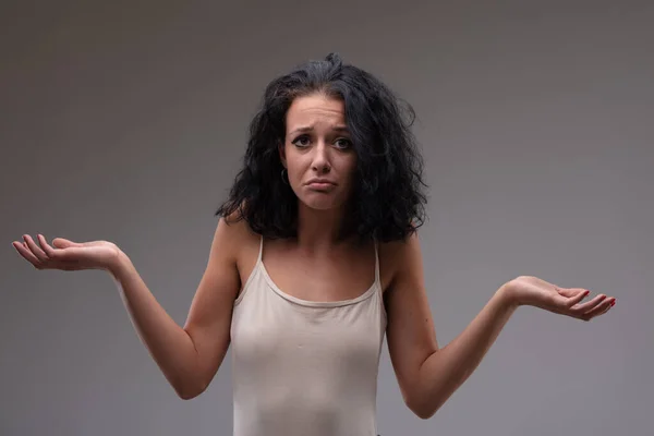 Confused Young Woman Shrugging Her Shoulders Frown Bewilderment She Gestures — Stock Photo, Image