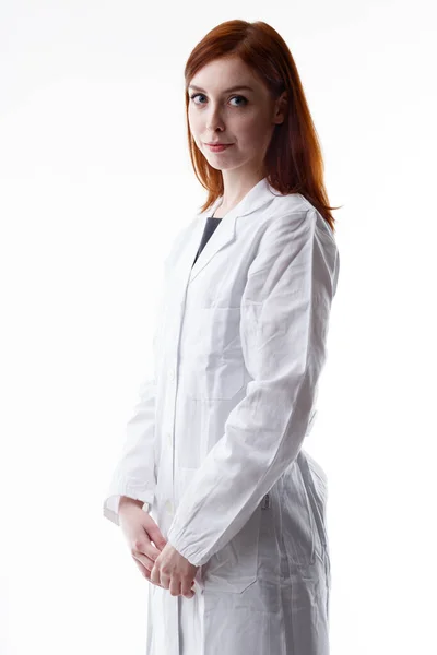 Komoly Fiatal Női Technikus Orvos Mentős Vagy Ápolónő Fehér Köpenyben — Stock Fotó