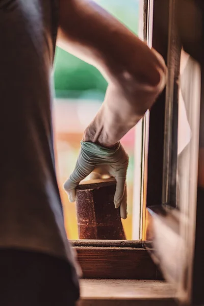 Woman Hands Removing Paint Using Sandpaper Windows Her House Repainting — Stock Photo, Image