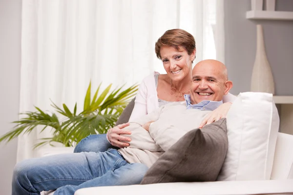 Old husband and wife loving happily — Stock Photo, Image