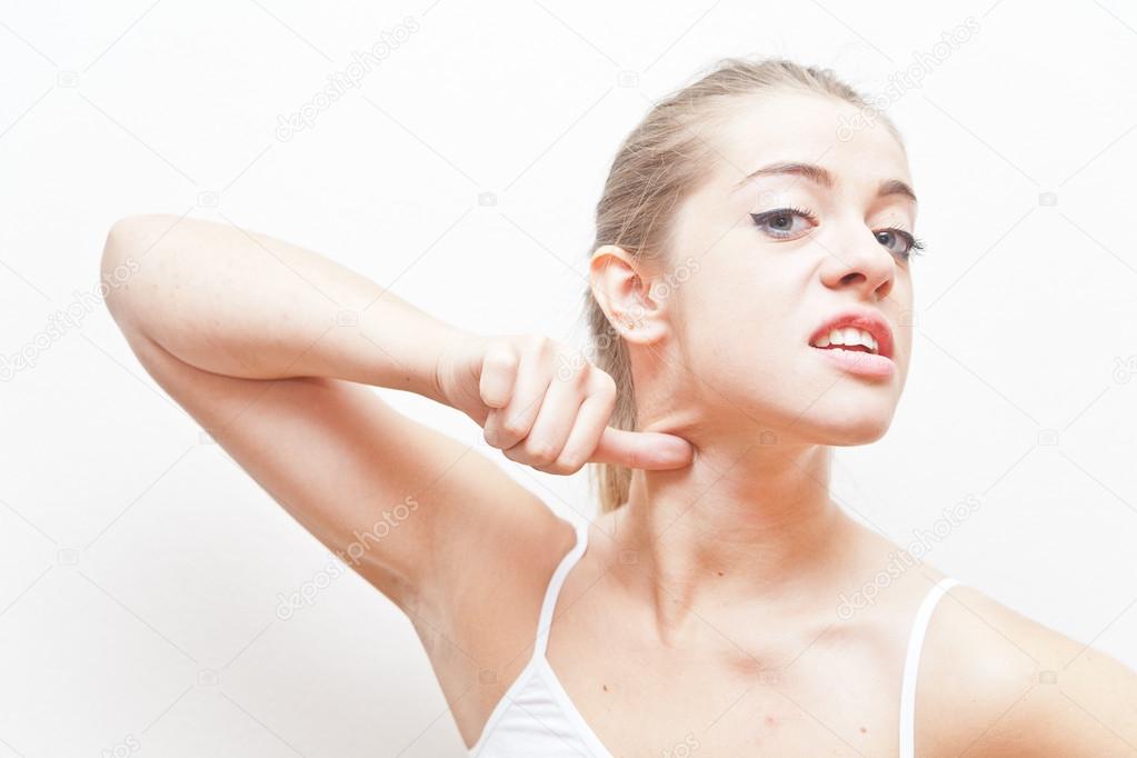 жест по горло. жест рукой по горлу. жест по горлу. жест по горло. жест по горло.