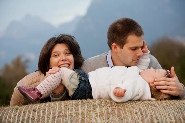 Papá, ¿puedo poner mi dedo en tu ojo? ? — Foto de Stock