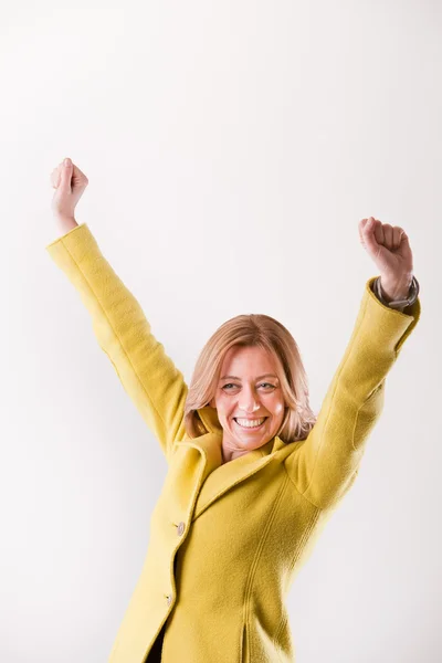 Mujer feliz ok sonriendo con éxito — Foto de Stock