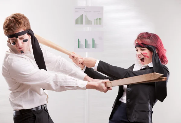 Man versus vrouw ergernissen op werkplek — Stockfoto